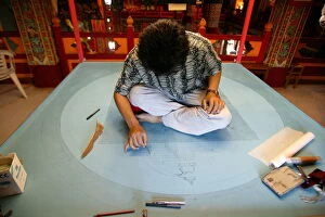 Images Dated 5th November 2009: Drawing a mandala in the Temple of the Thousand Buddhas, Dashang Kagyu Ling congregation