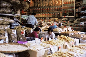Dried seafood shop, Des Voeux Road West, Hong Kong Island, Hong Kong, China, Asia