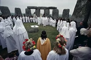 Wiltshire Collection: Druids at Stonehenge, Wiltshire, England, United Kingdom, Europe
