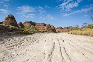 Dry river before the the beehive-like mounds in the Purnululu National Park, UNESCO World Heritage Site, Bungle Bungle mountain range, Western Australia, Australia, Pacific