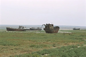 Wreck Prints: Dry seabed since water losses
