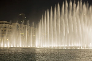 Images Dated 15th September 2009: The Dubai Fountain, the largest of its kind in the world that shoots water 150 metres into the air