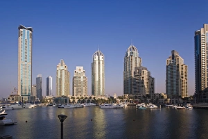 Images Dated 9th December 2007: Dubai Marina