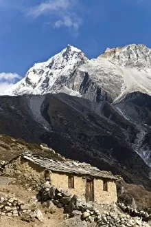 Images Dated 10th February 2011: Dudh Kosi Valley, Solu Khumbu (Everest) Region, Nepal, Himalayas, Asia