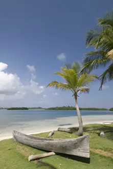 Yandup Island Prints: Dugout canoe, Yandup Island, San Blas Islands (Kuna Yala Islands), Panama