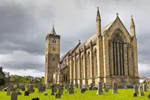 Dunblane Cathedral and graveyard, Stirling, Scotland, United Kingdom, Europe