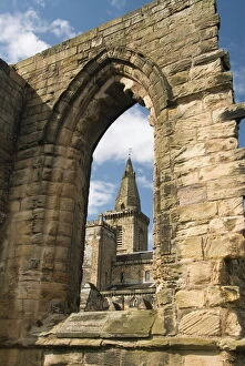Images Dated 8th May 2009: Dunfermline Abbey, Dunfermline, Fife, Scotland, United Kingdom, Europe