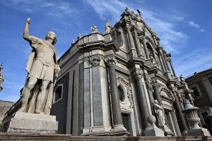 Images Dated 1st April 2010: Duomo, Catania, Sicily, Italy, Europe