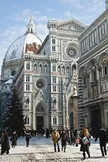 Images Dated 28th April 2011: The Duomo (Cathedral) with snow during winter, Florence (Firenze), UNESCO World Heritage Site