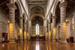 Typically Italian Gallery: The Duomo di Orvieto, Orvieto, Umbria, Italy, Europe
