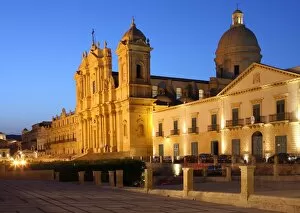 Images Dated 19th August 2010: Duomo at dusk, Noto, Sicily, Italy, Europe