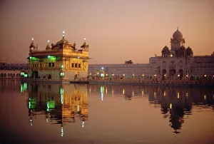 Images Dated 1st August 2008: Dusk over the Holy Pool of Nectar looking towards the