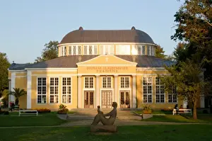 Karlovarsky Prints: Dvorana Glauberovych Spring Spa building dating from the 19th century