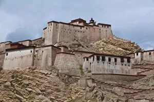 Images Dated 19th August 2010: The dzong (fortress) of Gyantse, Tibet, China, Asia