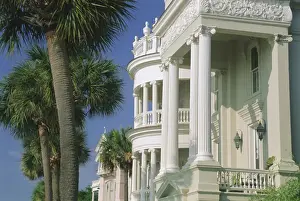 Center Prints: Early 19th century houses in the historic center of Charleston