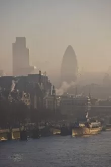 Images Dated 11th February 2008: Early morning fog hangs over the City of London skyline, London, England