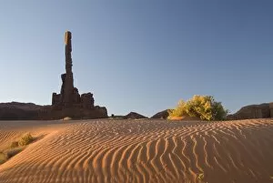 Images Dated 26th October 2009: Early morning view of the Totem Pole with sand dunes in the foreground