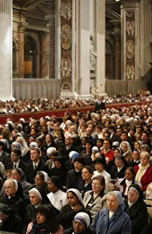 Images Dated 5th April 2007: Easter Thursday Mass in St. Peters Basilica, Vatican, Rome, Lazio, Italy, Europe