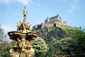 Photo Techniques Prints: Edinburgh Castle and water fountain