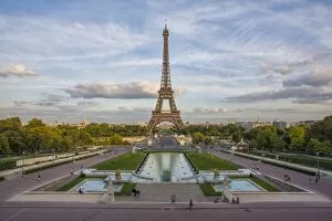 Images Dated 1st September 2008: The Eiffel Tower, Champ de Mars, Paris, France, Europe