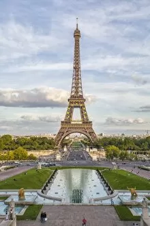 Images Dated 1st September 2008: The Eiffel Tower, Champ de Mars, Paris, France, Europe