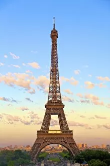 Images Dated 21st June 2008: Eiffel Tower, Paris, France, Europe