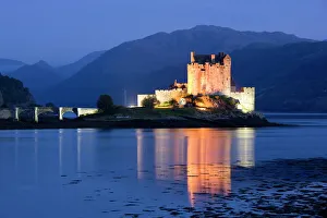Images Dated 12th September 2009: Eilean Donan Castle floodlit at night on Loch Duich, near Kyle of Lochalsh