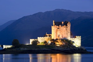 Images Dated 12th September 2009: Eilean Donan Castle floodlit at night on Loch Duich, near Kyle of Lochalsh