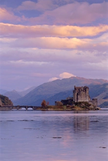 Eilean Donan (Eilean Donnan) Castle