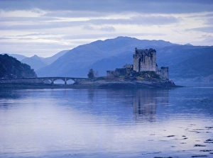Moody Sky Gallery: Eilean Donnan