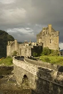 Images Dated 16th May 2009: Eilean Donnan Castle, near Dornie, Highlands, Scotland, United Kingdom, Europe