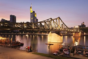 Images Dated 28th September 2008: Eiserner Steg Bridge and financial district at sunset, Frankfurt, Hesse, Germany, Europe