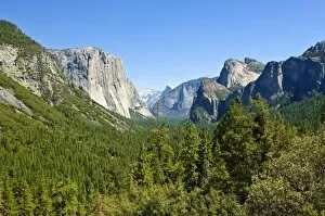Images Dated 27th August 2008: El Capitan and Yosemite Valley, Yosemite National Park, UNESCO World Heritage Site