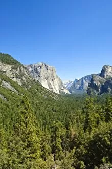 Images Dated 27th August 2008: El Capitan and Yosemite Valley, Yosemite National Park, UNESCO World Heritage Site