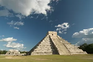 Images Dated 12th September 2006: El Castillo (Pyramid of Kukulcan), Chichen Itza, UNESCO World Heritage Site