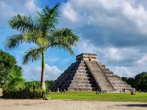 Mesoamerica Prints: El Castillo or Temple of Kukulcan, Chichen Itza, Yucatan State, Mexico