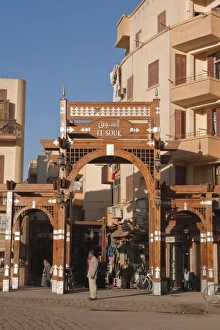 Images Dated 12th February 2009: El Souk market, Luxor, Egypt, North Africa, Africa