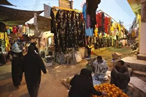 Images Dated 12th February 2009: El Souk market, Luxor, Egypt, North Africa, Africa