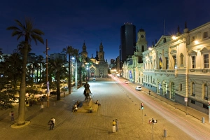 Images Dated 20th March 2008: Elevated dusk view over Plaza de Armas to Santiago Cathedral, Santiago