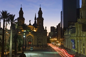 Images Dated 20th March 2008: Elevated dusk view over Plaza de Armas to Santiago Cathedral, Santiago