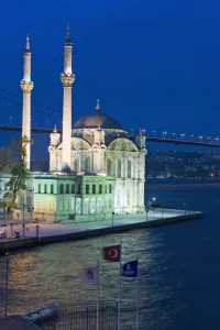 Images Dated 22nd April 2008: Elevated view over the Bosphorous Bridge and Ortakoy Camii Mosque (Buyuk Mecidiye Camii)