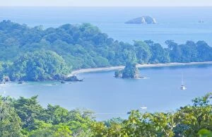 Images Dated 15th January 2009: Elevated view of peninsula, Manuel Antonio National Park, Costa Rica, Central America