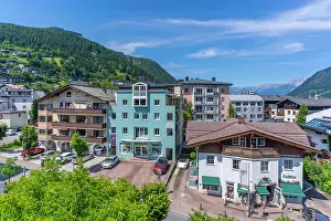 Apartments Prints: Elevated view of Zell am See on a sunny day, Zell am See, Salzburg, Austria, Europe