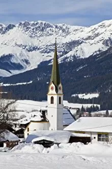 Images Dated 1st March 2009: Ellmau ski resort, Wilder Kaiser mountains beyond, Tirol, Austrian Alps, Austria, Europe