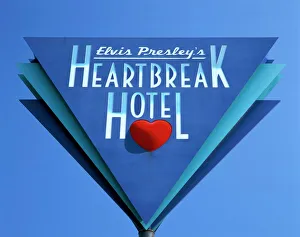 Images Dated 26th January 2009: Elvis Presleys Heartbreak Hotel sign