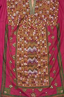 Dres Prints: Embroidered kurta from Baluchistan