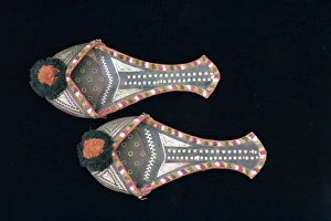 Embroidery Prints: Embroidered Sindhani worn by Sindhi women