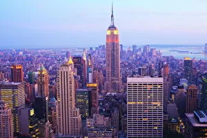 Images Dated 26th May 2009: Empire State Building and Manhattan cityscape at dusk, New York City, New York