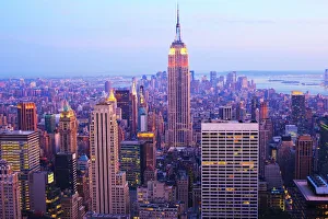 Images Dated 26th May 2009: Empire State Building and Manhattan cityscape at dusk, New York City, New York