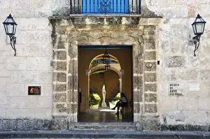 Old Havana Prints: Entrance of the Casa del Conde de Casa Bayona (House of the Count of the House of Bayona) dated 1720